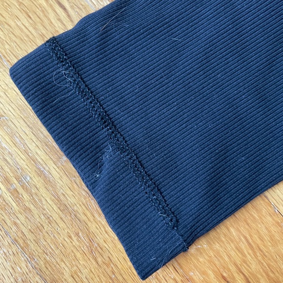 Lululemon leggings size 8 black with mesh - Picture 10 of 11